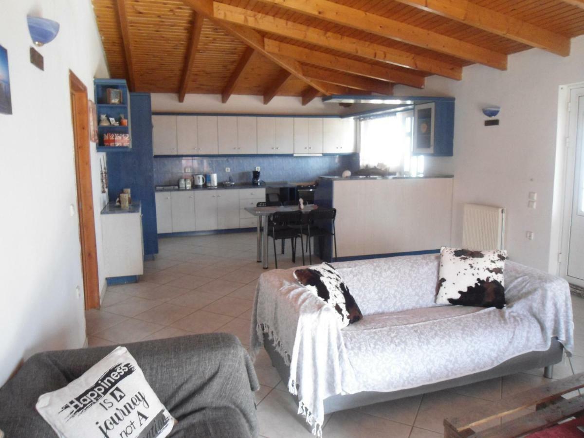 Sunny Apartment 15 Min From Airport And Sea Artemida  Exterior photo