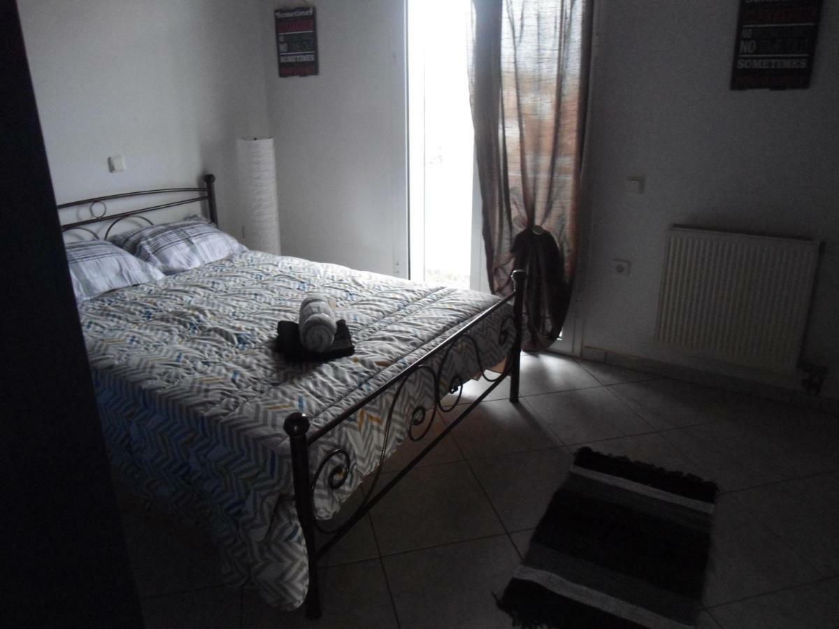 Sunny Apartment 15 Min From Airport And Sea Artemida  Exterior photo