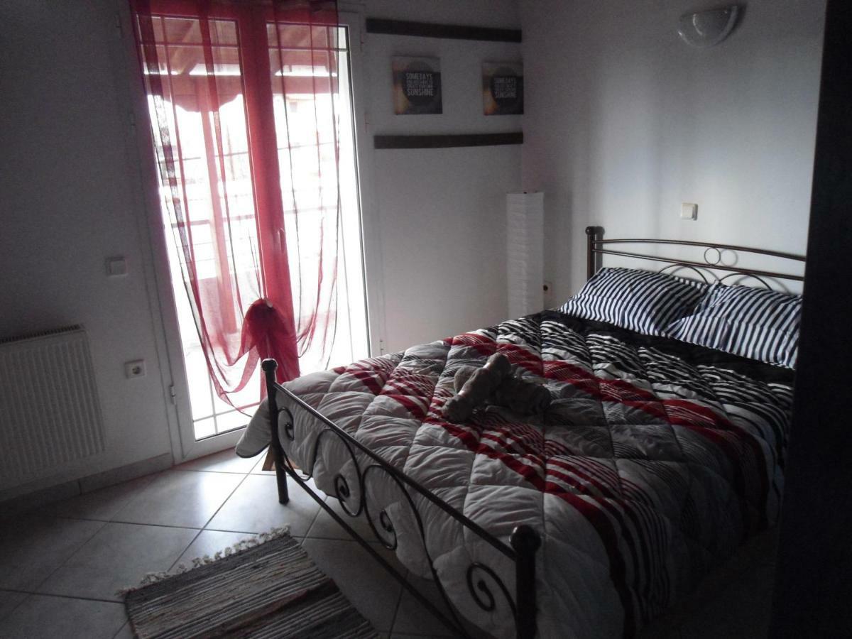 Sunny Apartment 15 Min From Airport And Sea Artemida  Exterior photo
