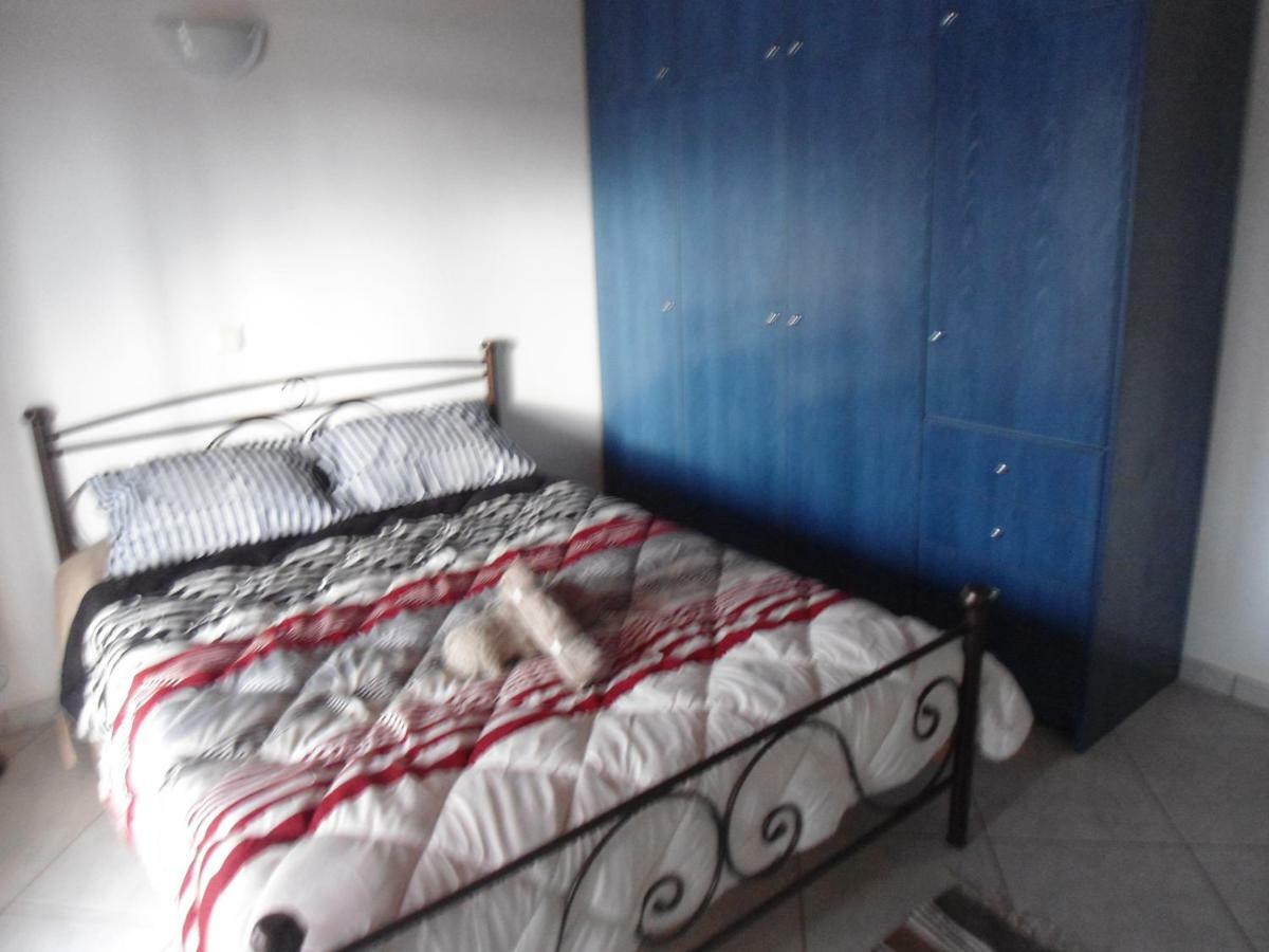 Sunny Apartment 15 Min From Airport And Sea Artemida  Exterior photo