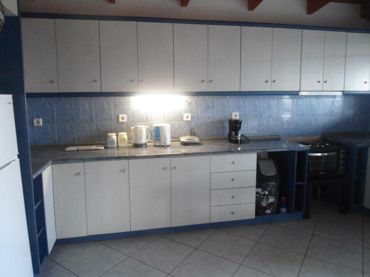 Sunny Apartment 15 Min From Airport And Sea Artemida  Exterior photo